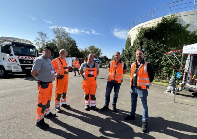 Mitarbeiter des Erftverbands am Tag der offenen Tür auf der Kläranlage Weilerswist