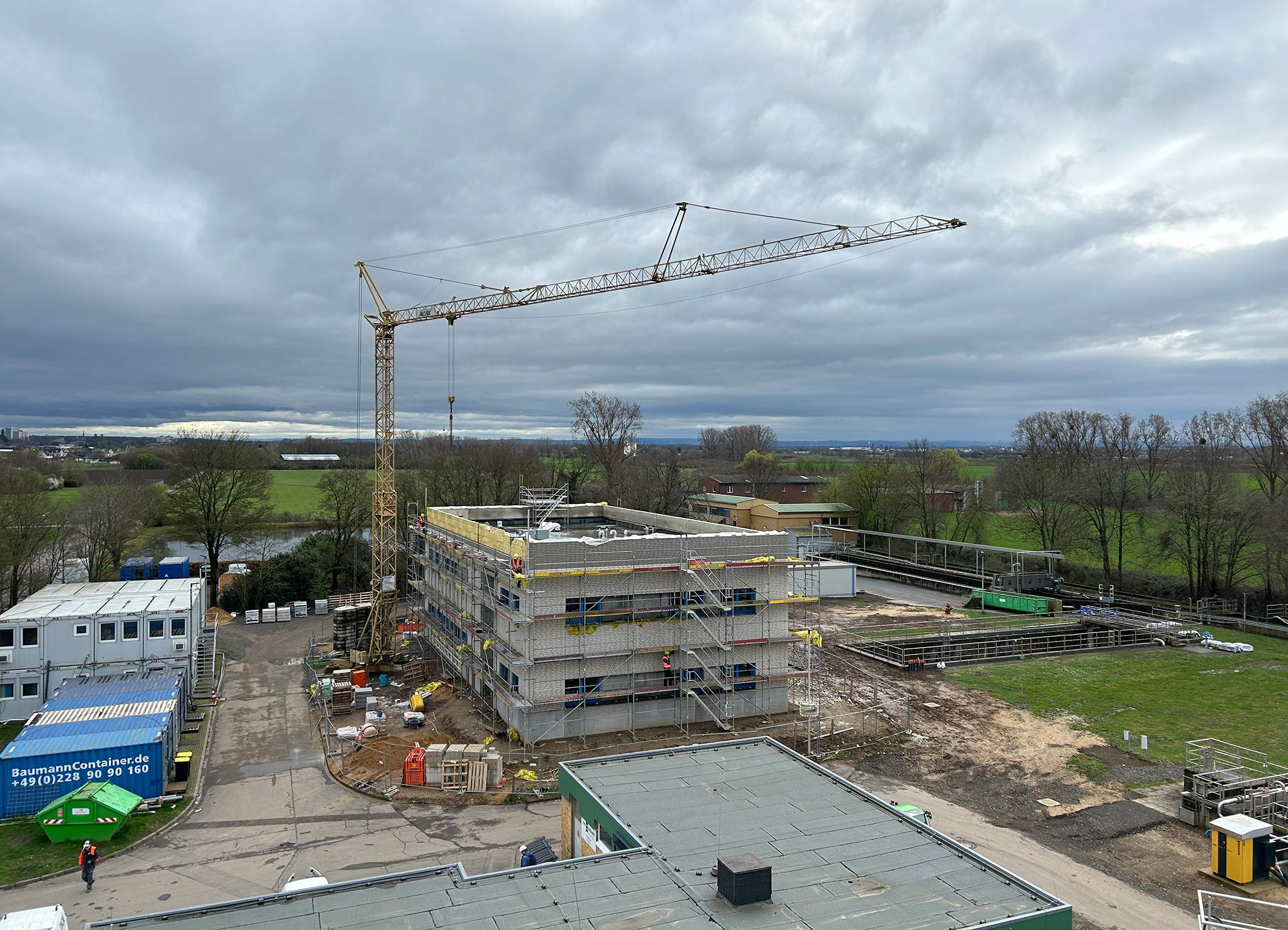 Rohbau des neuen Betriebsgebäudes der Kläranlage Erftstadt-Köttingen; „Erftverband“