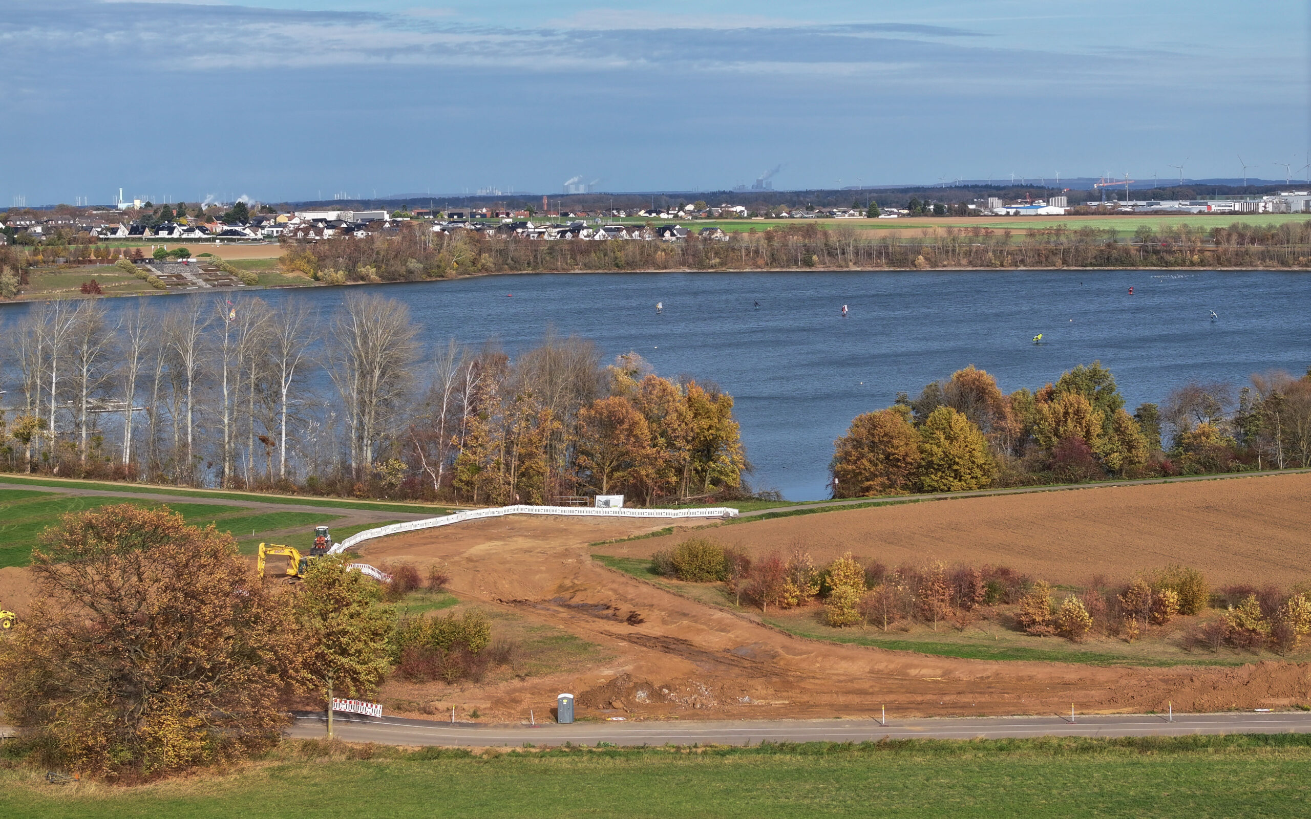 Bauarbeiten am Hochwasserabschlag in den Zülpicher Wassersportsee Bauarbeiten am Hochwasserabschlag in den Zülpicher Wassersportsee