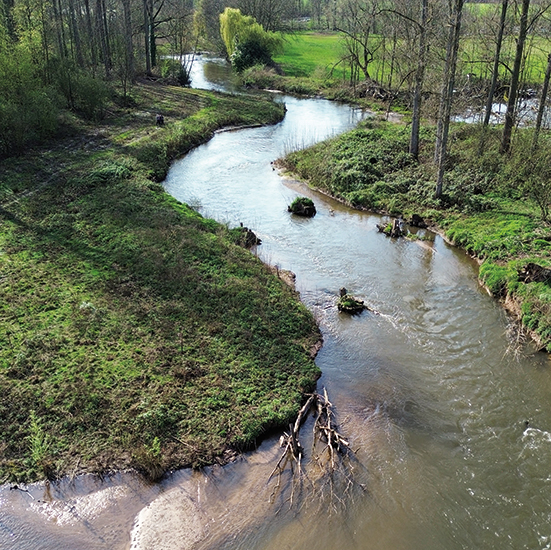 Drohnenbild der renaturierten Erft in Neuss-Gnadental