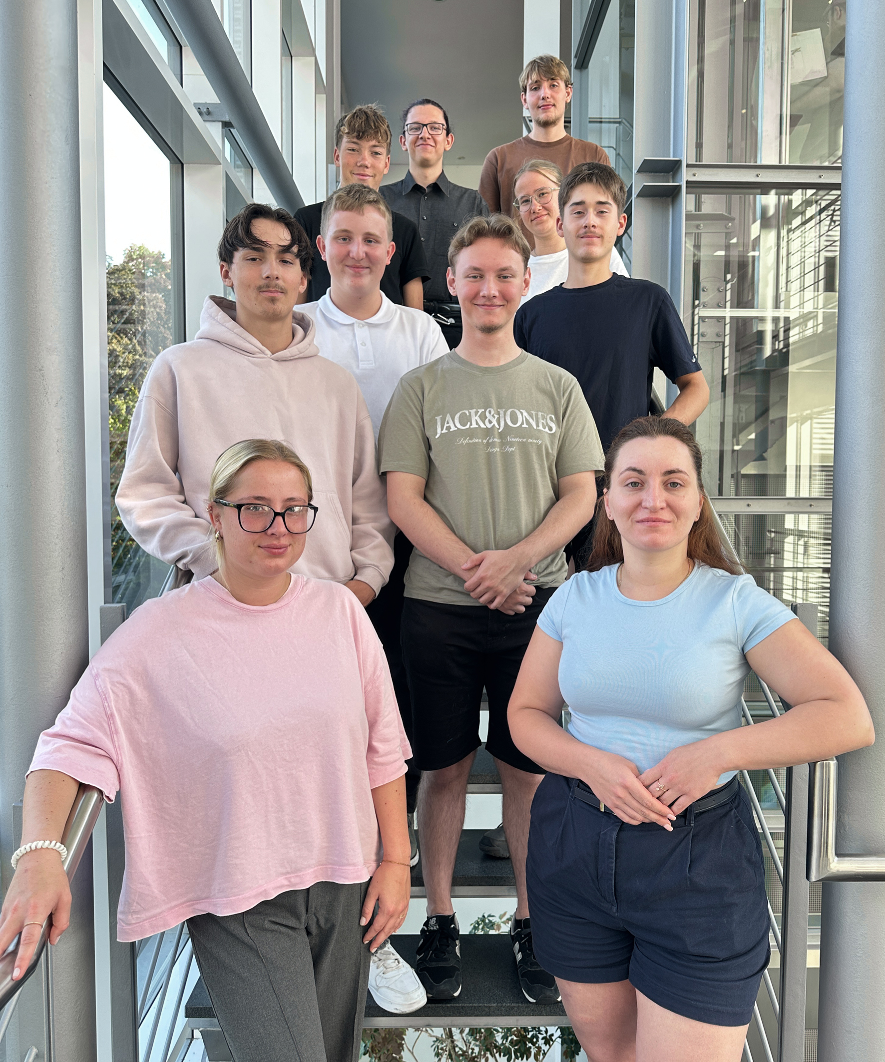Elf junge Frauen und Männer haben ihre Ausbildung Anfang August beim Erftverband begonnen.
